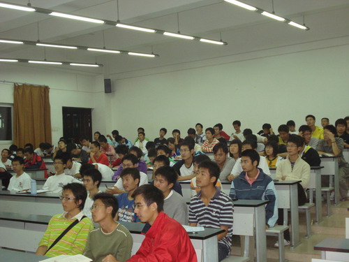 机械学院大一新生在听吃瓜黑料
田瑞琪老师讲座